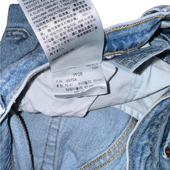 Levi's Premium Wedgie Light Wash High Rise Jeans Size 28 - Picture 6 of 7